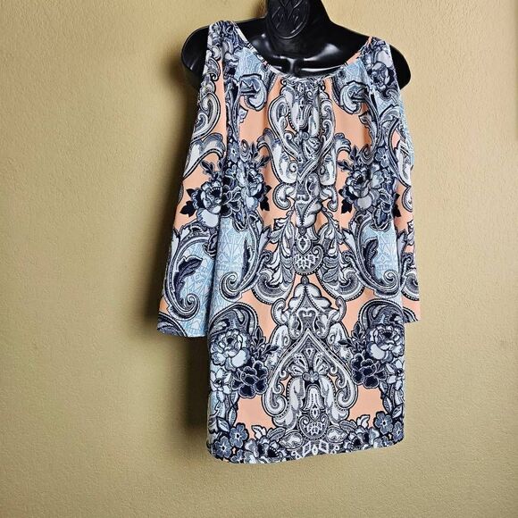 Gibson Latimer Cold Shoulder Top - Picture 6 of 7